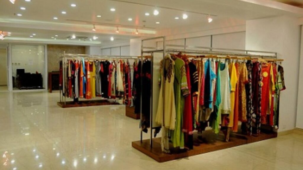 Fashion Factory locations include smaller cities like Noida